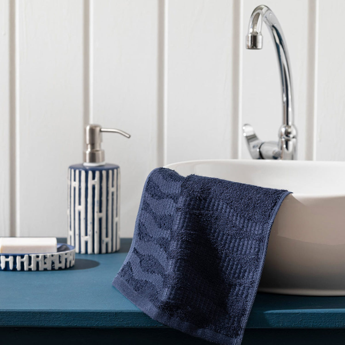 Ariya Hand Towel 30x50cm Marine Blue