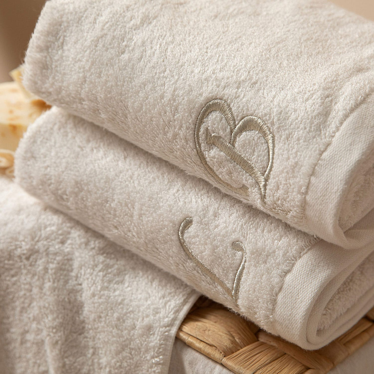 Solid Embroidered Face Towel (B) 50x90cm Ecru