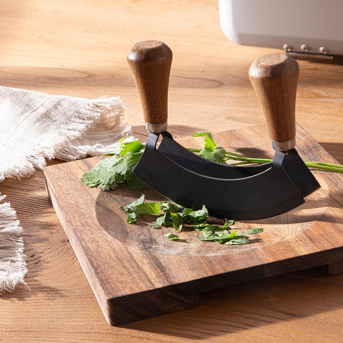 Agni Acacia Cutting Board With Knife 20x20cm Natural