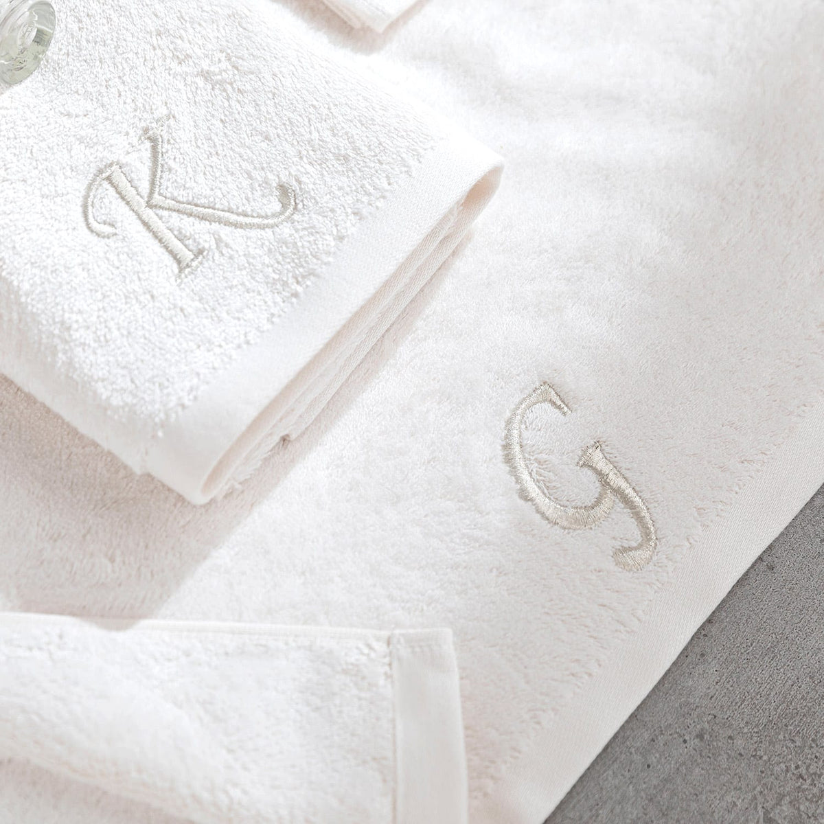 Solid Embroidered Face Towel (G) 50x90cm Ecru