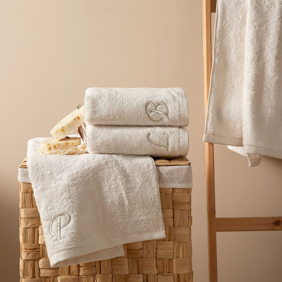 Solid Embroidered Face Towel (P) 50x90cm Ecru