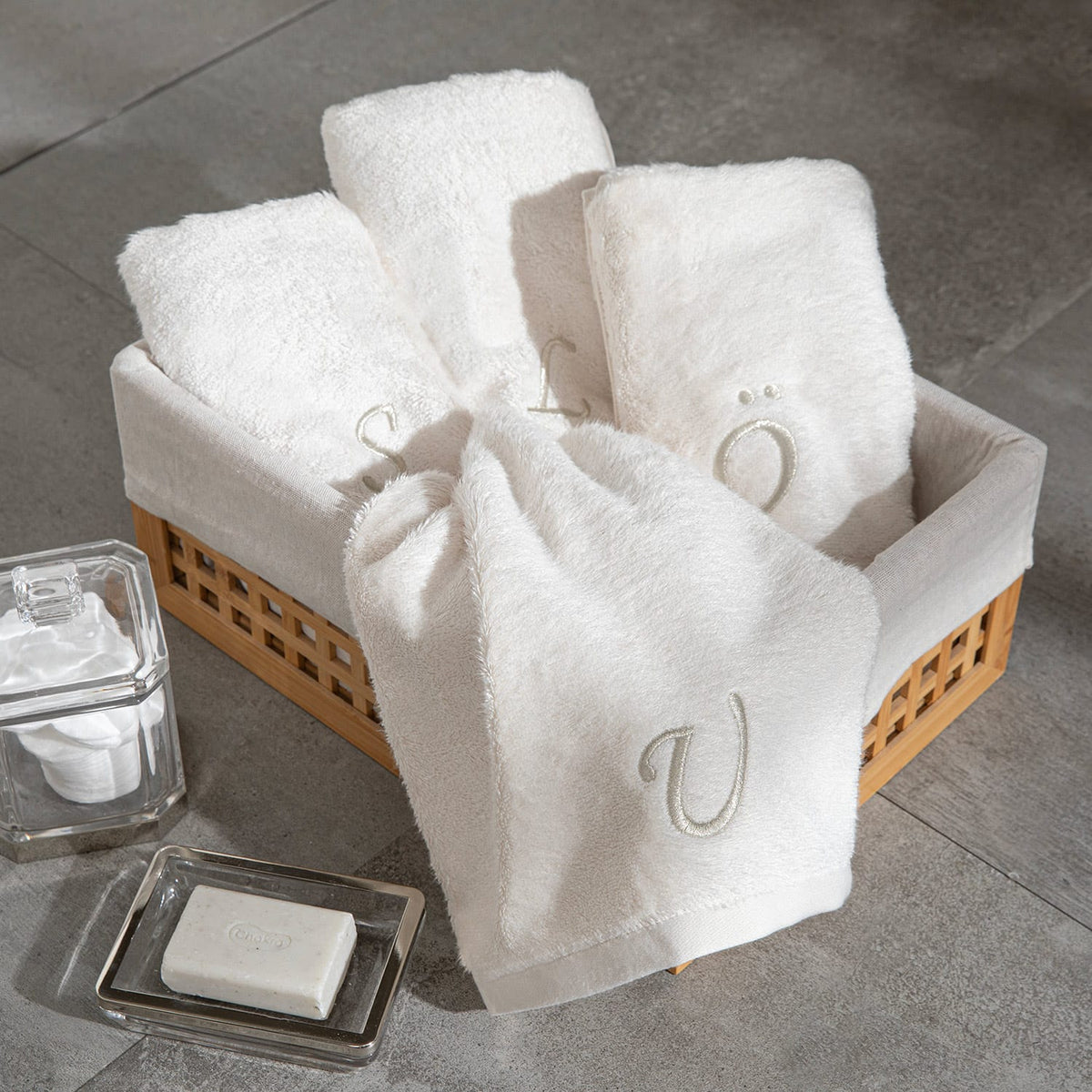 Solid Embroidered Face Towel (U) 50x90cm Ecru