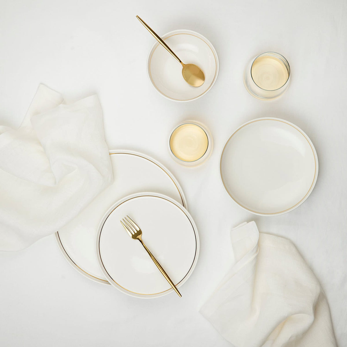 Luna Rim Dinner Set 16 Pieces Gold