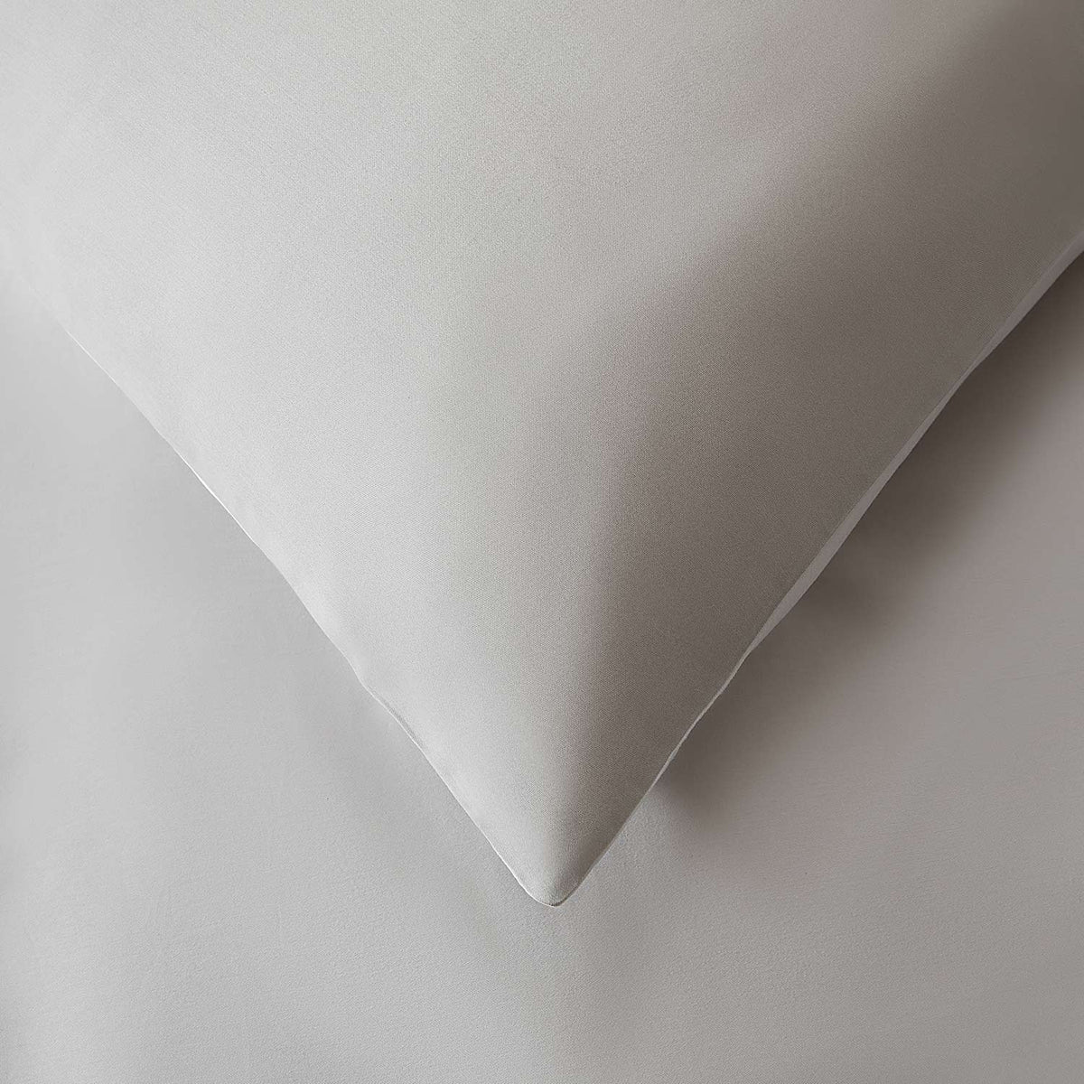 Bettie Duvet Cover Double Size 200x220cm White / Cool Gray