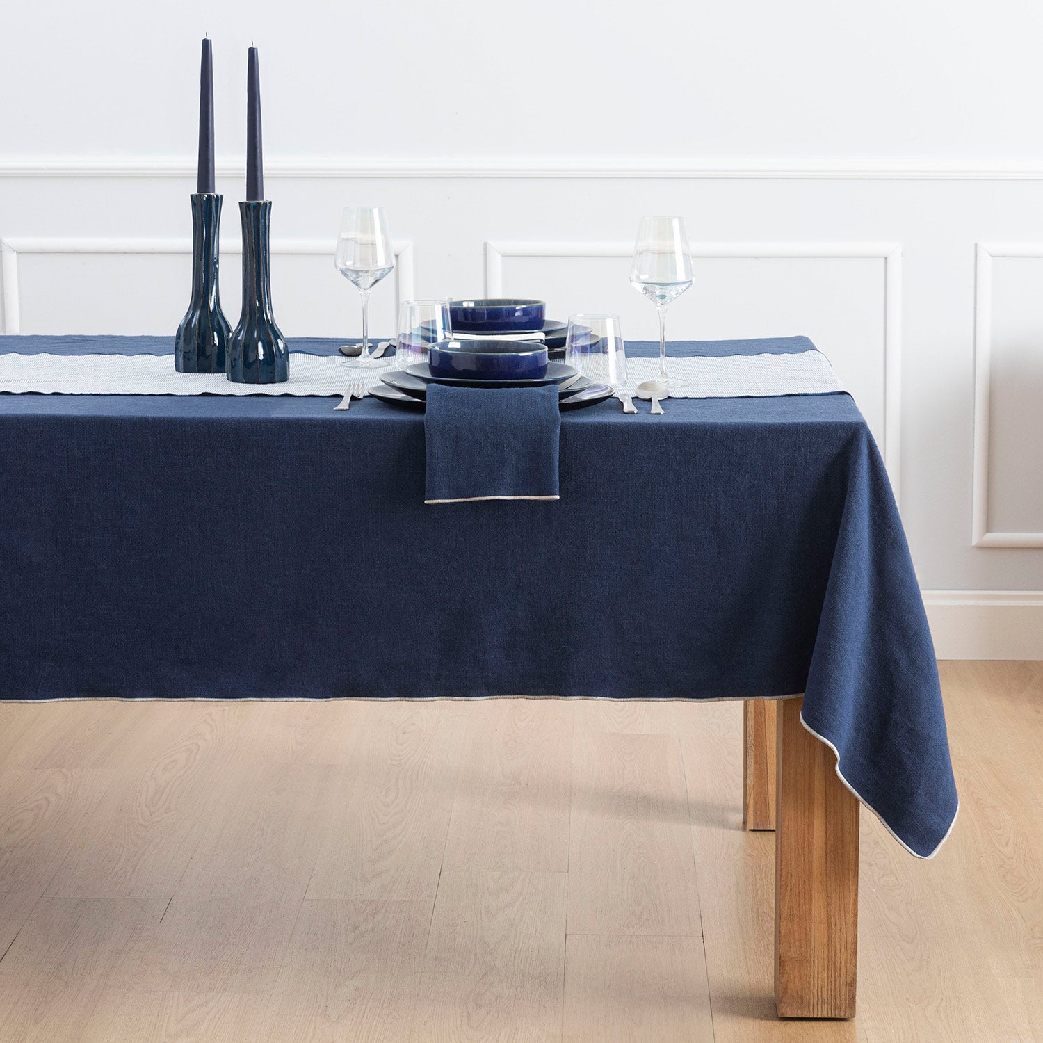 Acuite Tablecloth 145x240 cm